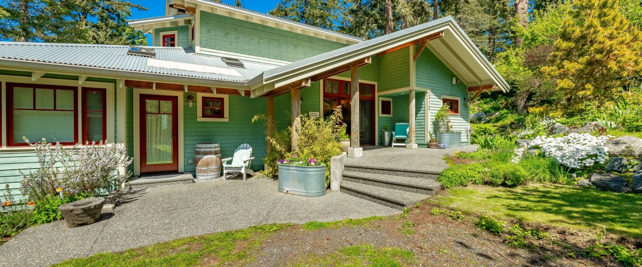 Who Should I Hire for Pest Control in Oak Harbor, WA?